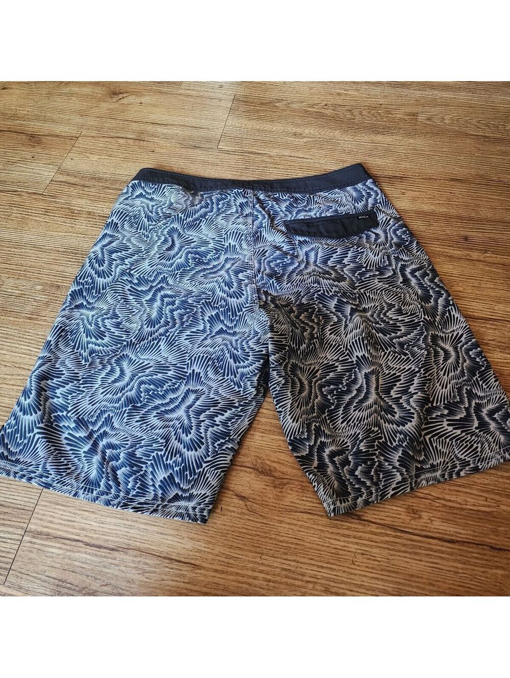 RVCA Men's Size 34 Blue and Black Patterned Board Shorts with Drawstring Waist - Picture 5 of 6